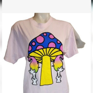 Good Luck Trolls tee L  NWOT‎